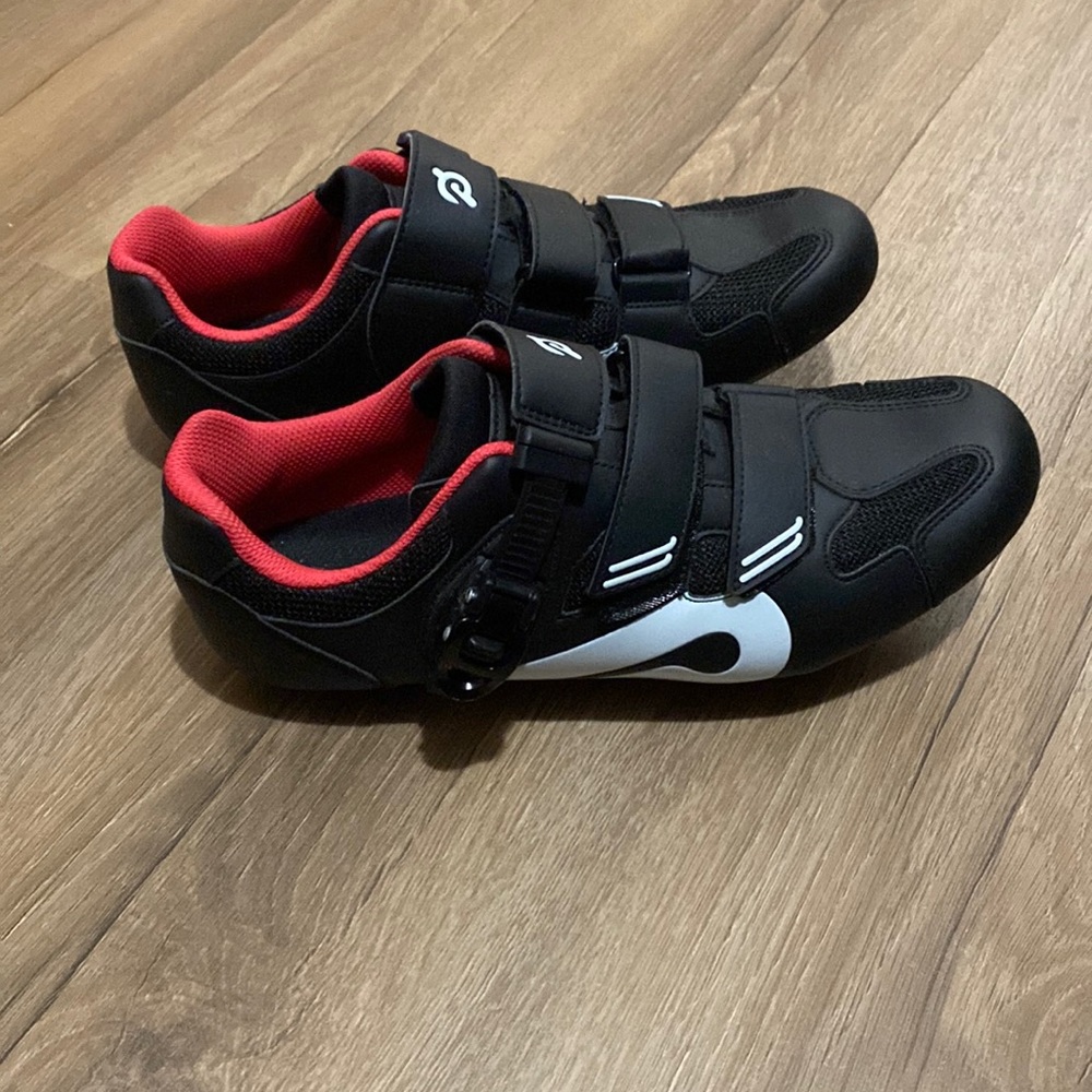 Peloton Cycling Shoes WITH Clips size 43